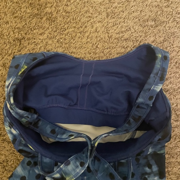 Lululemon Kanto Catch Me tank size - Picture 4 of 5